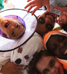 children-wearing-halloween-costumes-making-funny-f-2026-01-09-06-41-09-utc