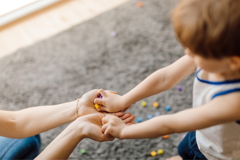development-fine-motor-skills-game-with-development-mathematical-skills-ability-count-hand-hand